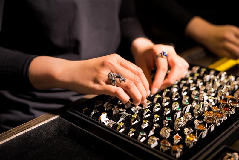 Grow your Business with Strategic Partnerships in Global Jewelry Supply Chains