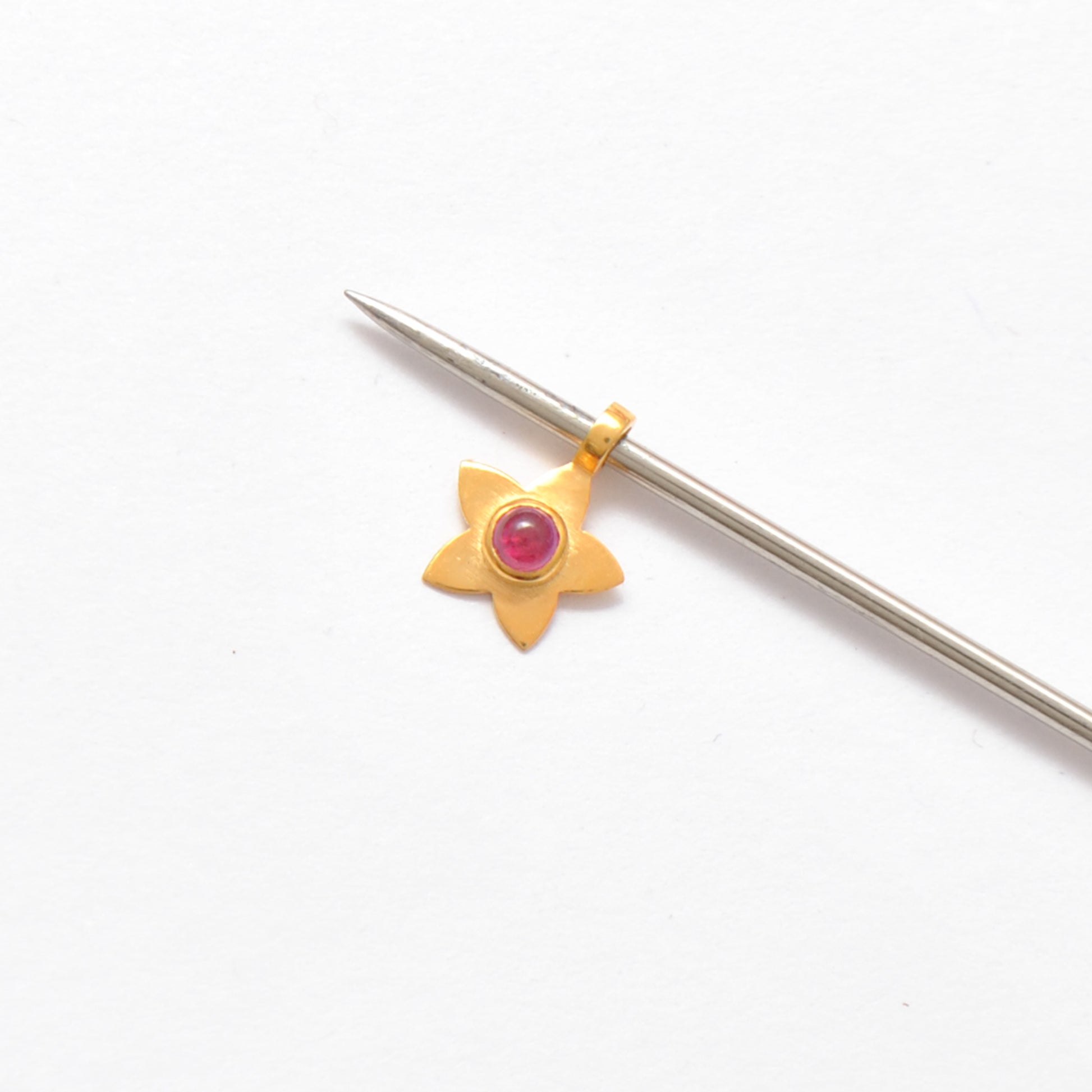 18k Solid Yellow Gold Studded Stone Star Charm 8mm - Kanika Creations