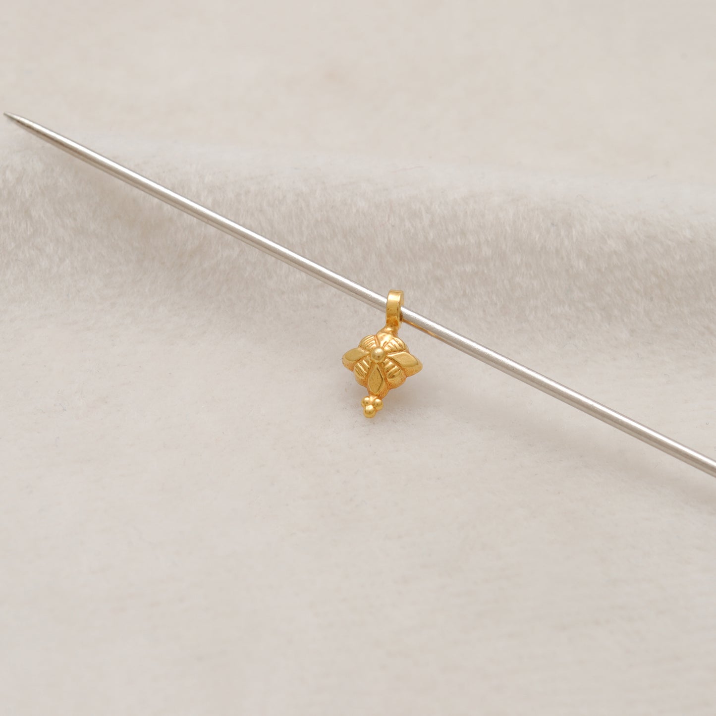 18K Solid Yellow Gold Floral Charm Pendant 9x6mm