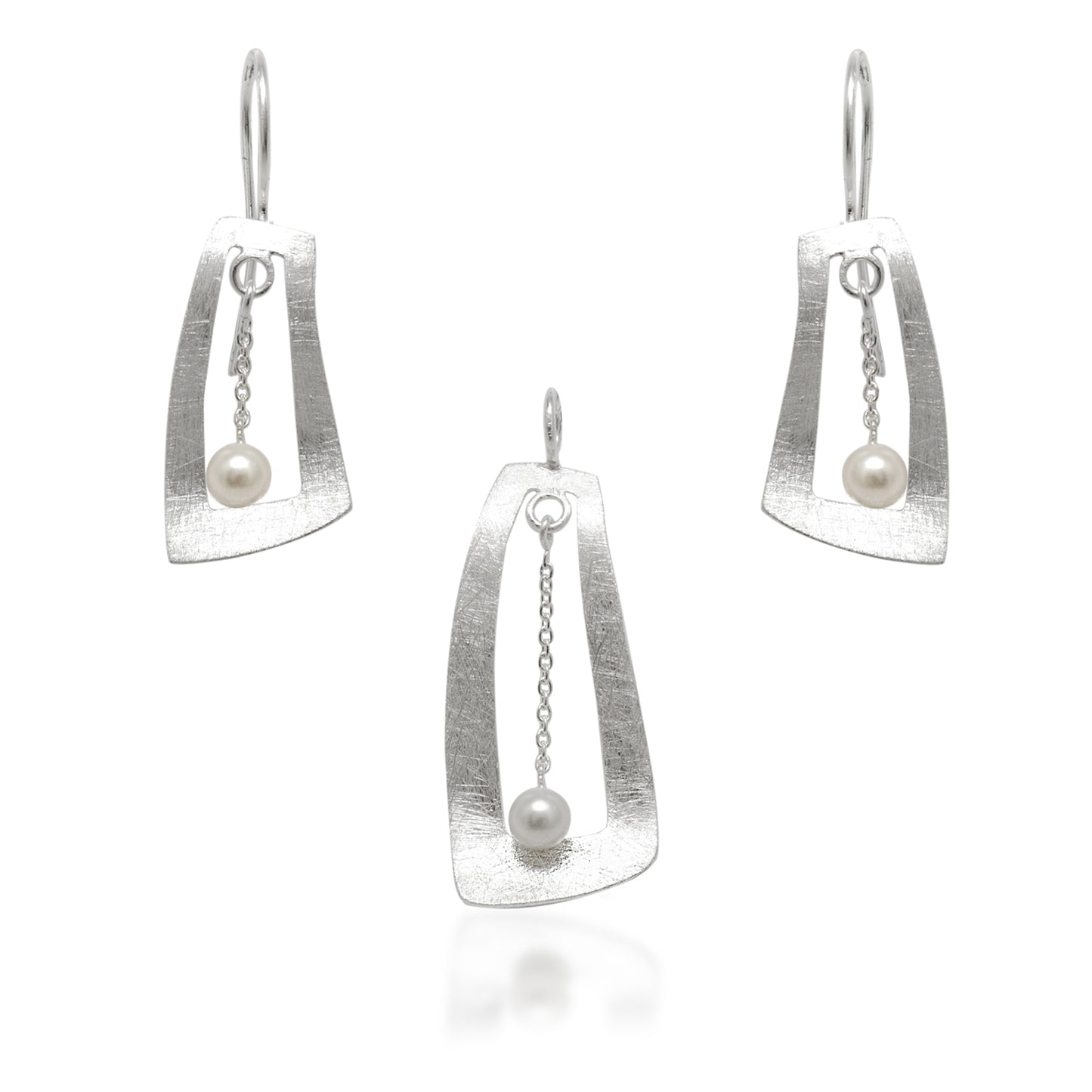 925 Sterling Silver Pearl Pendant & Earrings Set