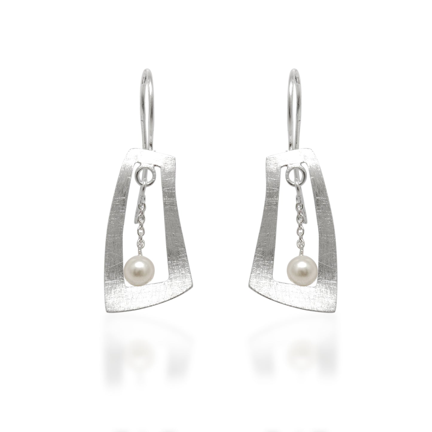 925 Sterling Silver Pearl Pendant & Earrings Set
