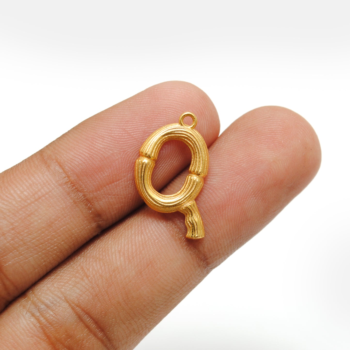 18k Solid Yellow Gold Q Initial Letter Charm Pendant