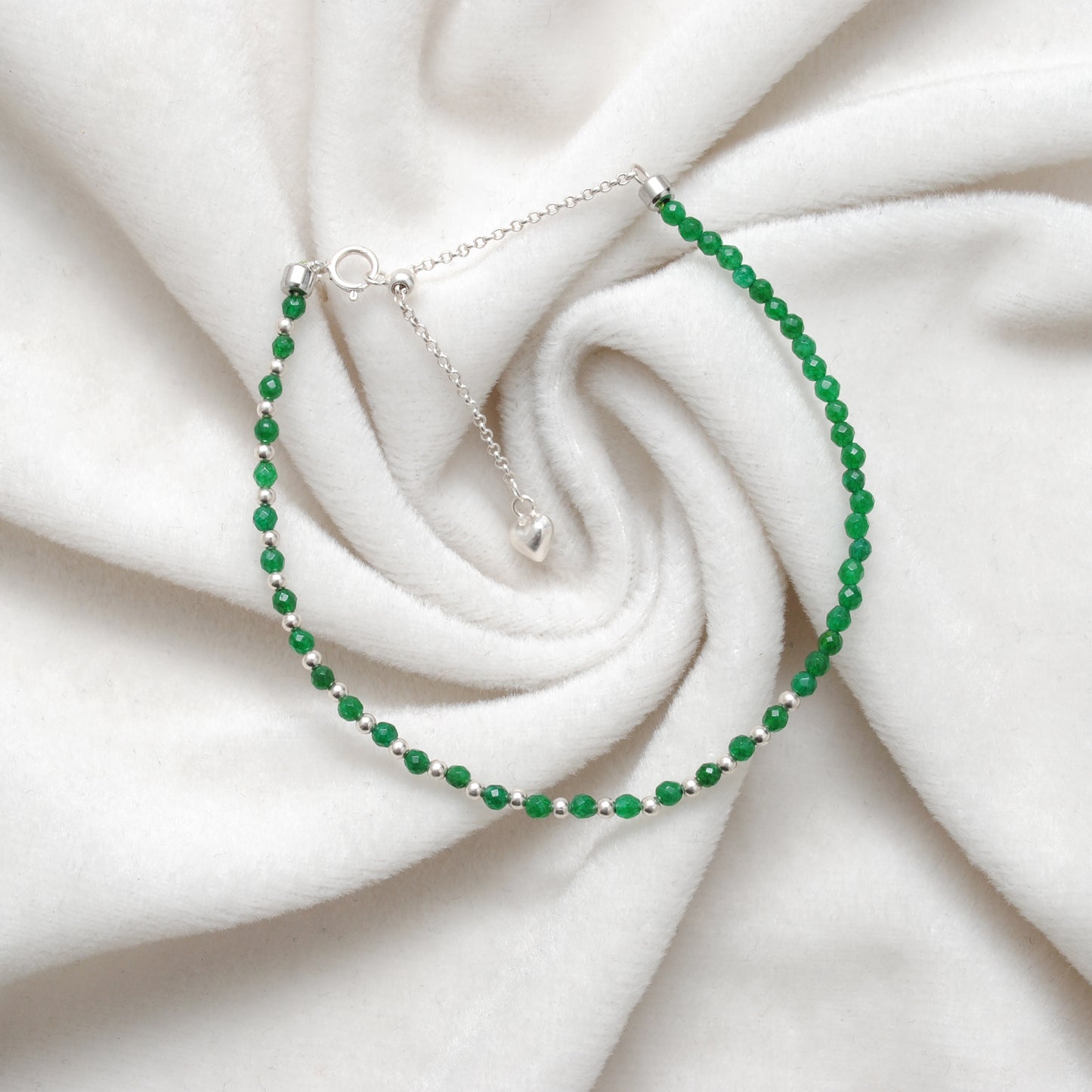 Green Onyx Dainty Beaded Charm Bracelet Jaipur - Clasp Detail
