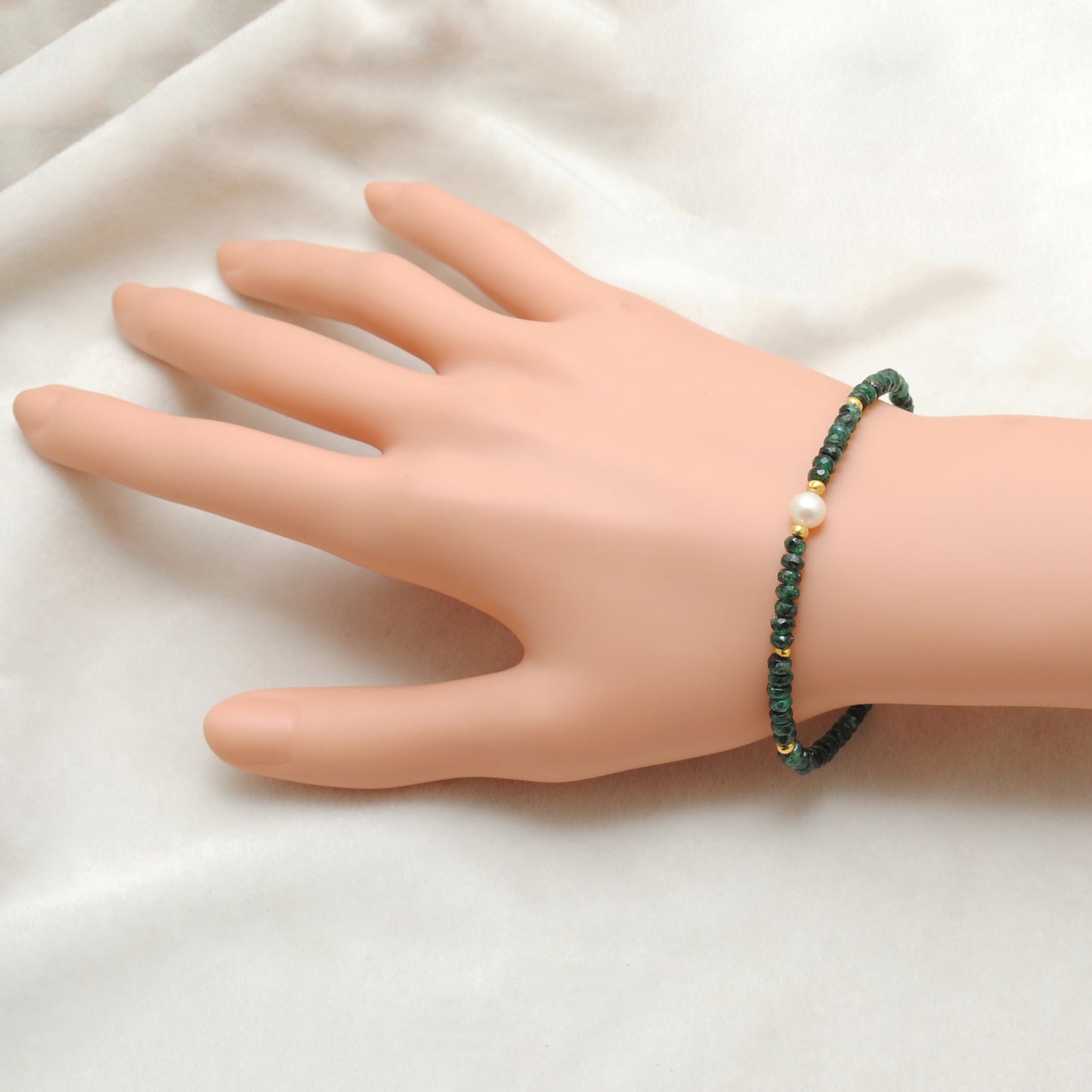 Handmade Emerald Pearl Gemstone Bracelet - Scale Reference