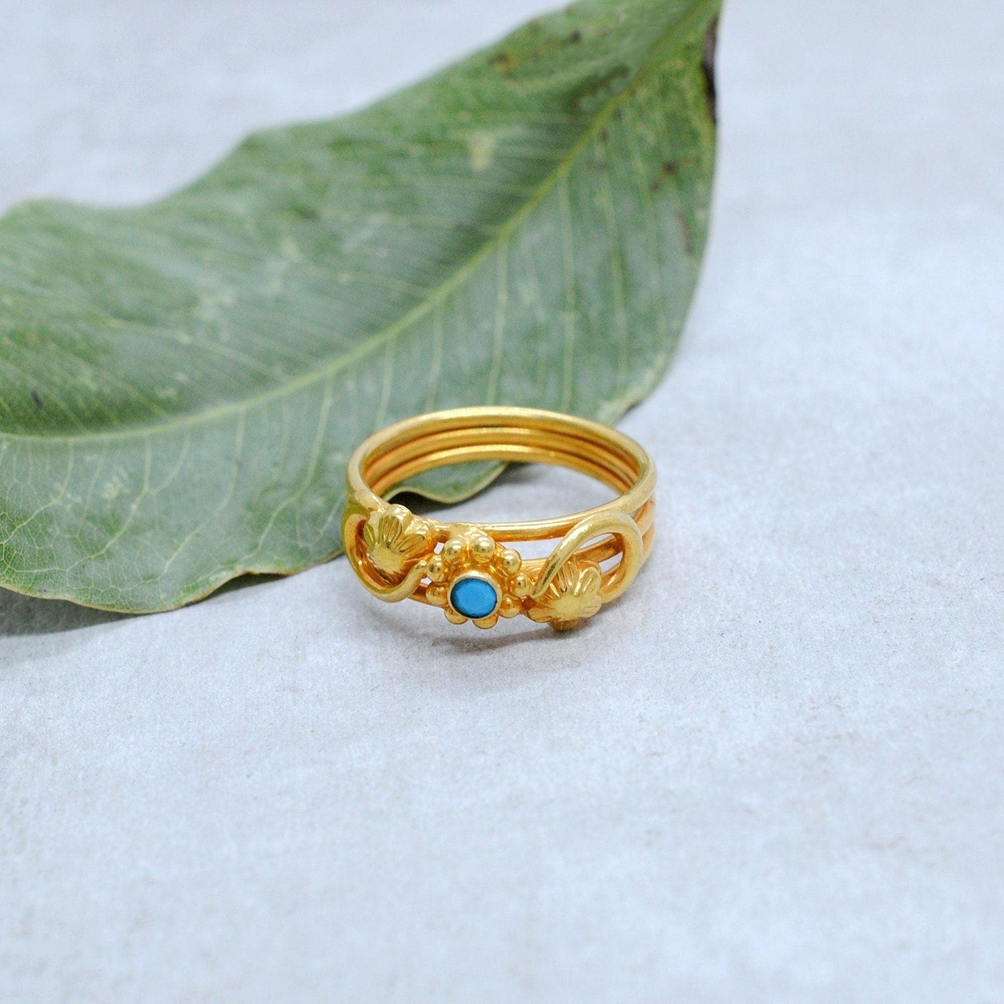 18k Solid Yellow Gold Vintage Statement Ring 6 US - Kanika Creations