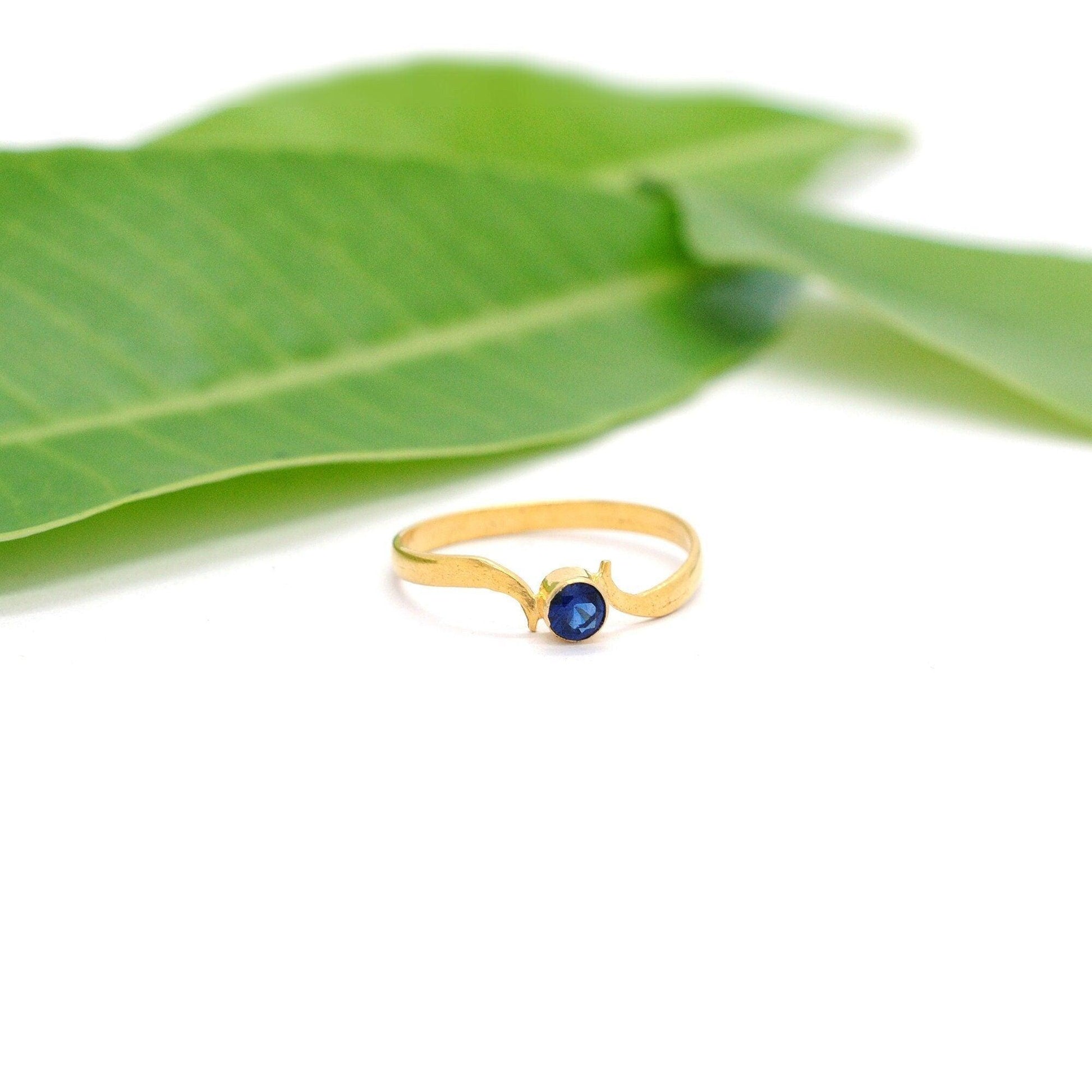 18k Solid Yellow Gold Antique Solitaire Ring 5.5 US - Kanika Creations