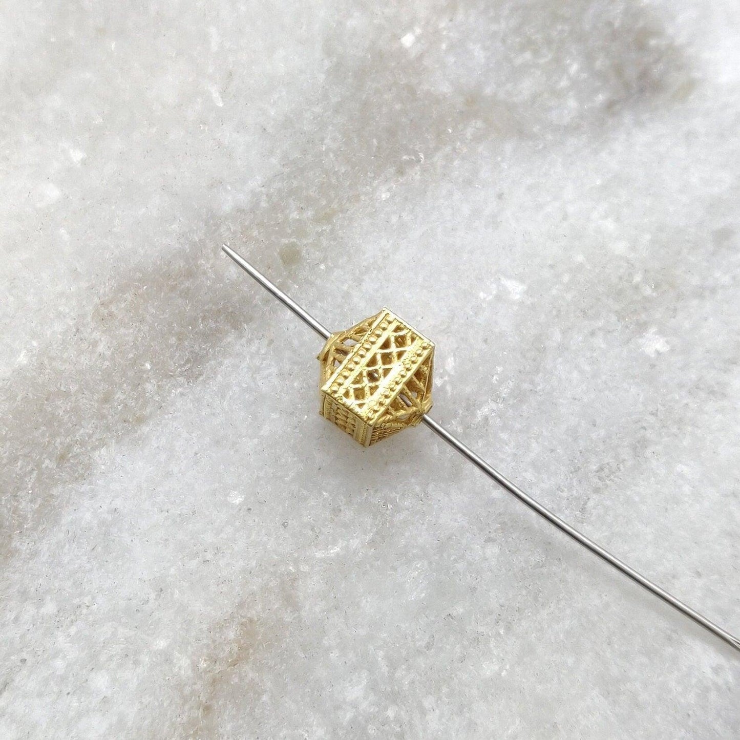 18k Solid Yellow Gold Antique Cube Spacer Beads 7mm - Kanika Creations