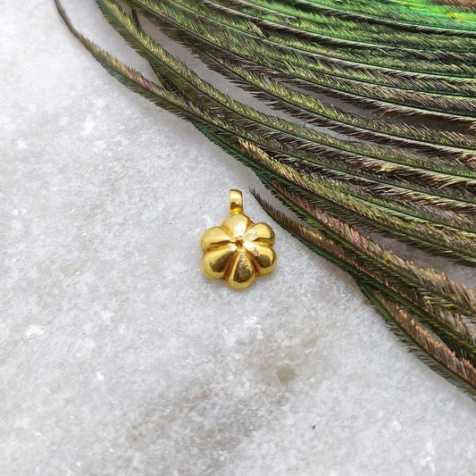18k Yellow Gold 10mm Fancy Charm Pendant - Kanika Creations