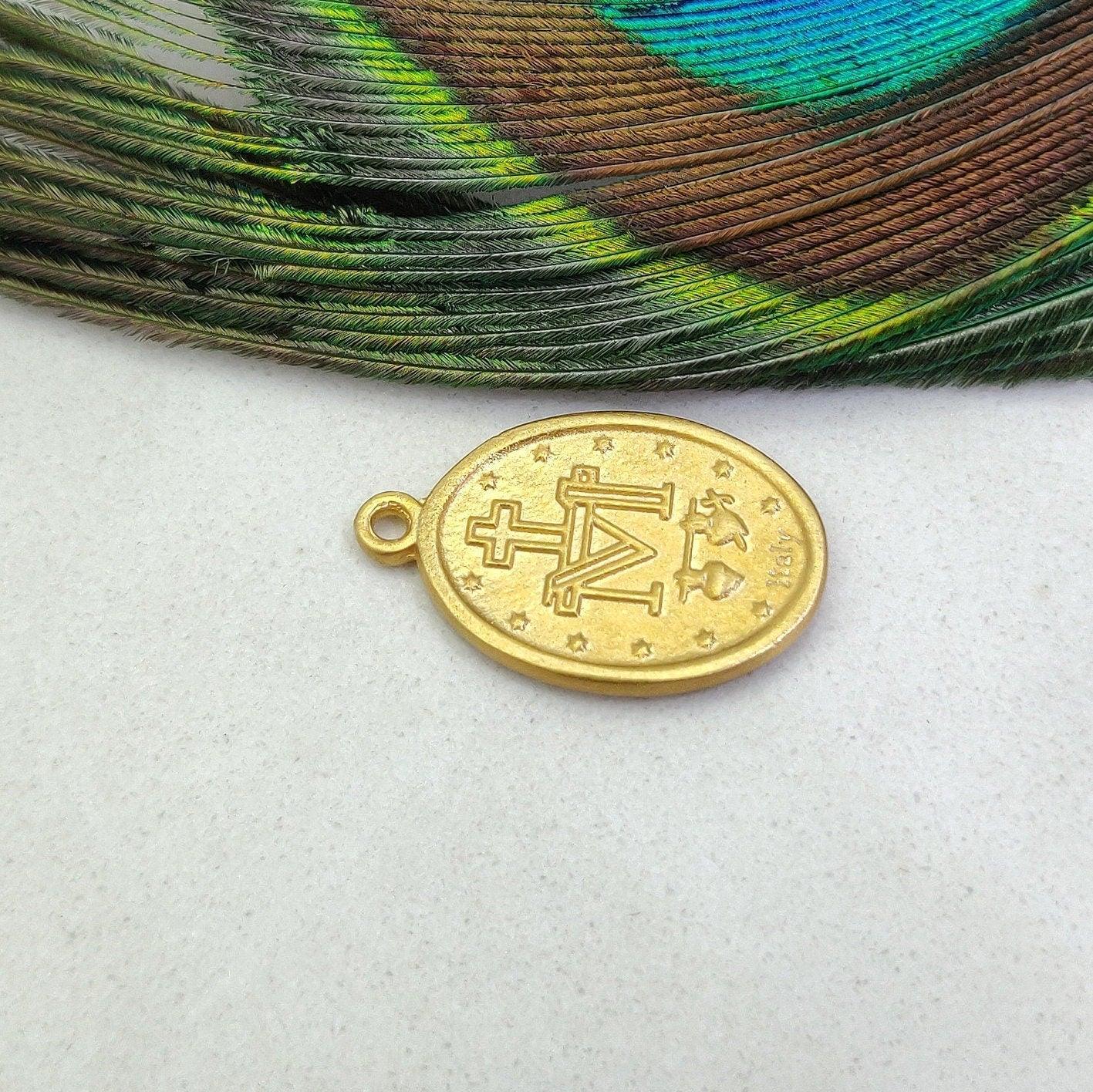Vintage 18k Gold Religious Charm Pendant - Kanika Creations