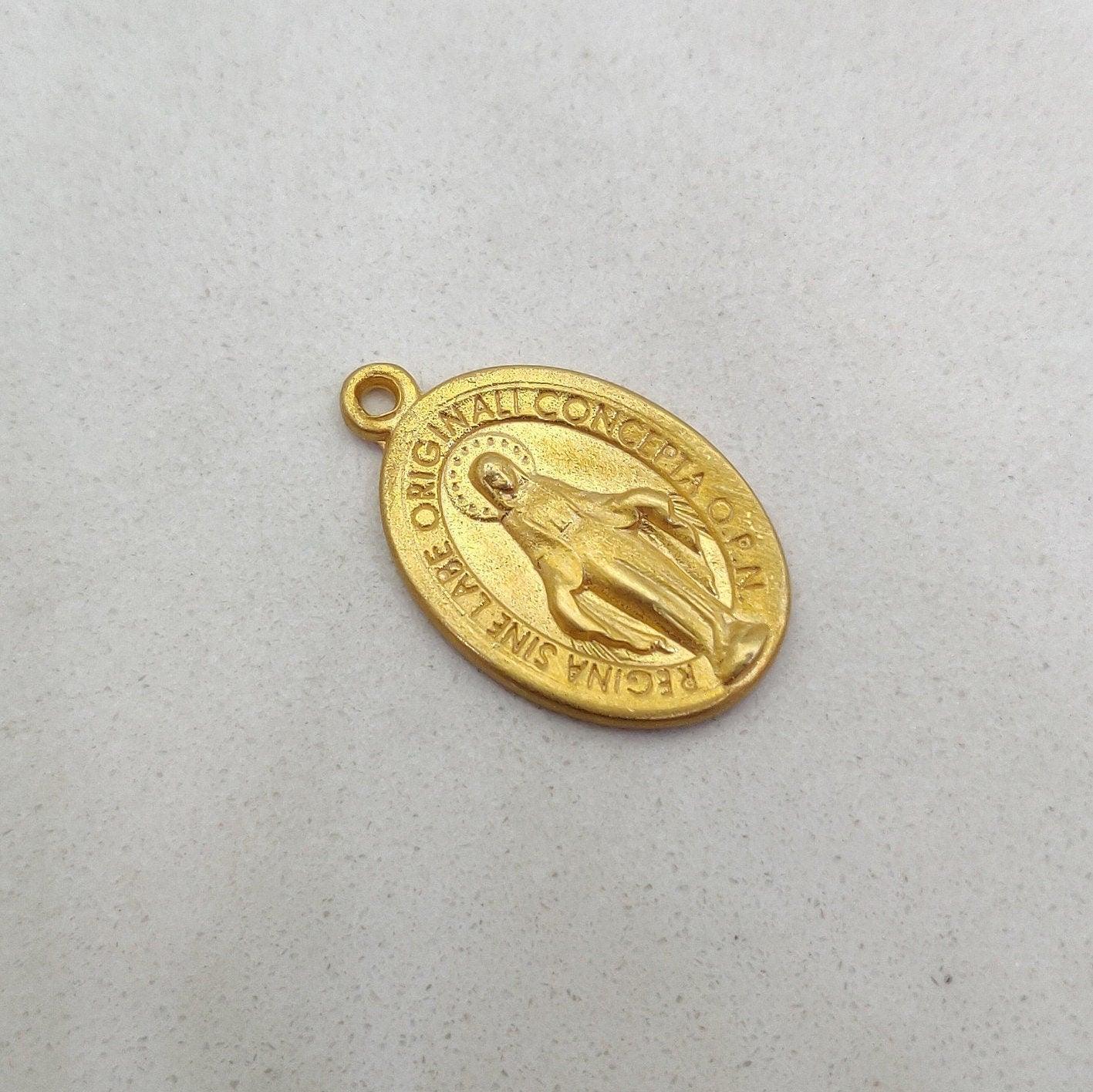 Vintage 18k Gold Religious Charm Pendant - Kanika Creations