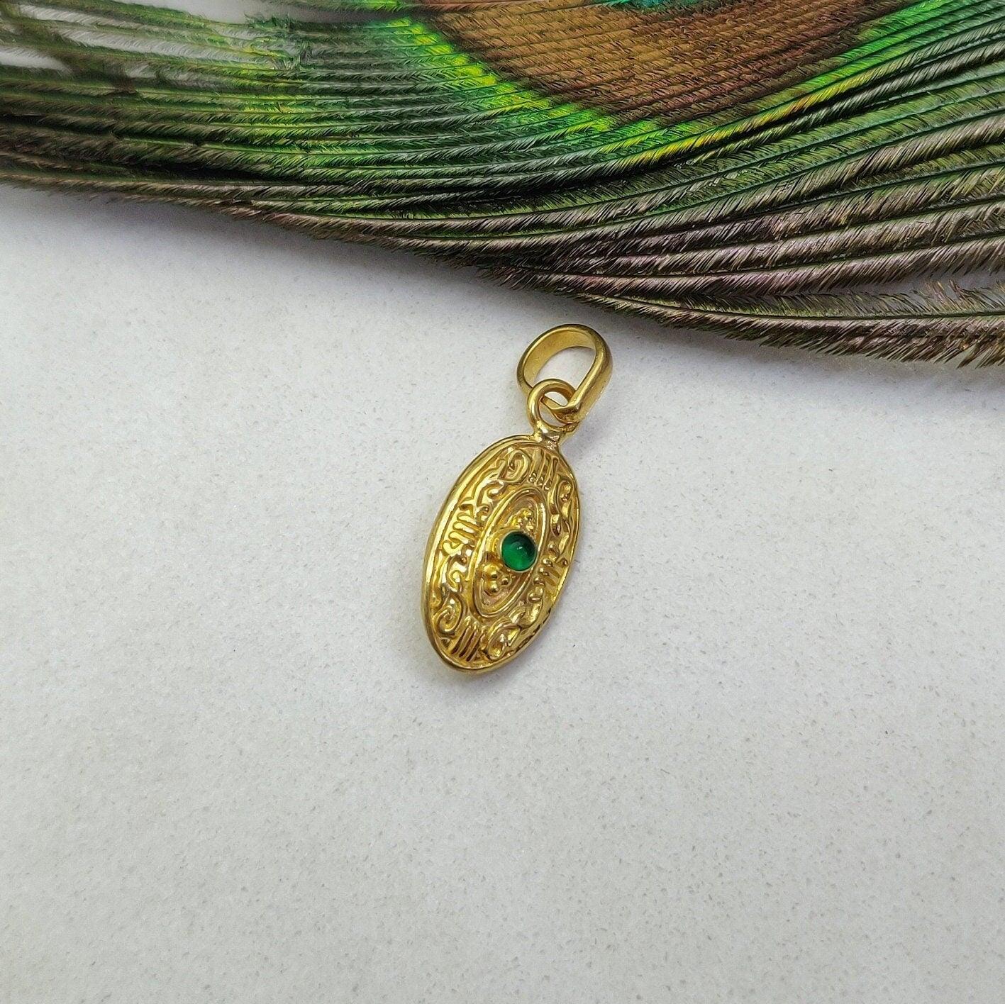 18k Yellow Gold Emerald Textured Oval Pendant - Kanika Creations