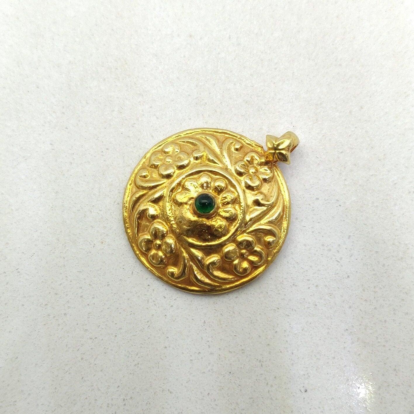 18k Solid Yellow Gold Emerald Floral Pendant - Kanika Creations