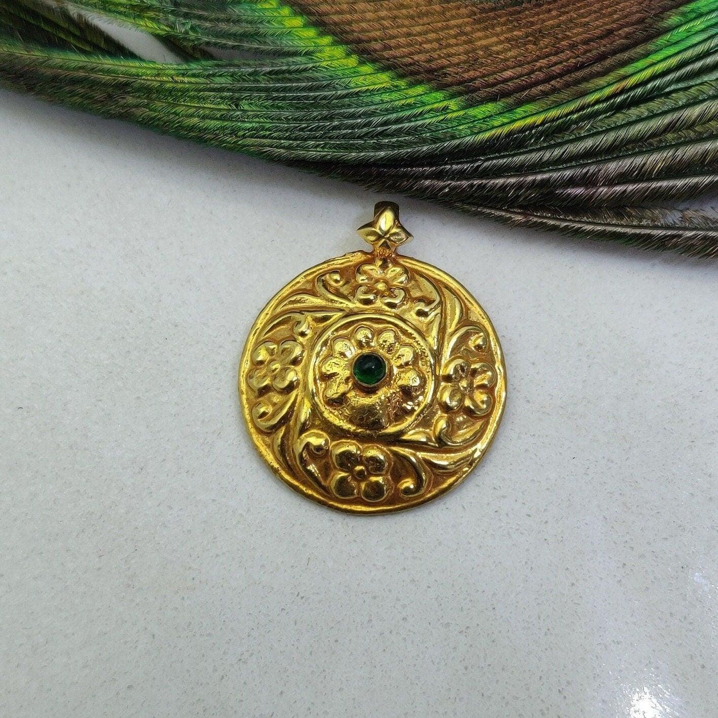 18k Solid Yellow Gold Emerald Floral Pendant - Kanika Creations