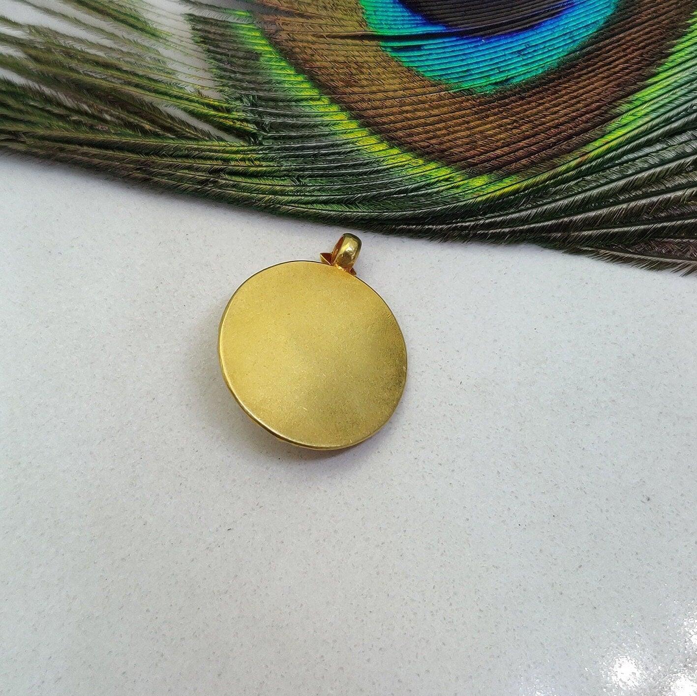 18k Solid Yellow Gold Emerald Antique Pendant 20.50mm - Kanika Creations