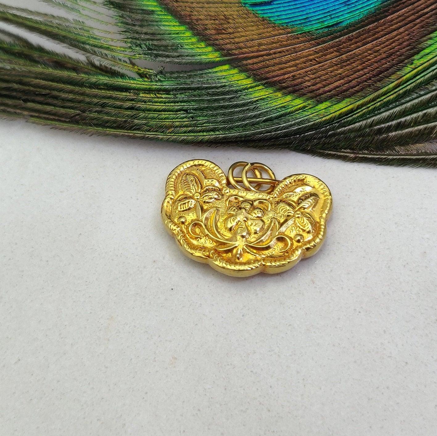 Charm 18k Yellow Gold Handmade Pendant 24.50X17mm - Kanika Creations