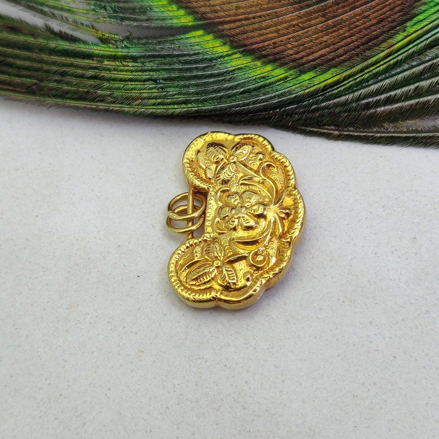 Charm 18k Yellow Gold Handmade Pendant 24.50X17mm - Kanika Creations