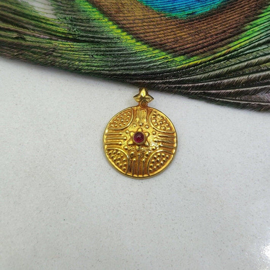 18k Solid Yellow Gold Ruby Antique Pendant 16.50mm - Kanika Creations
