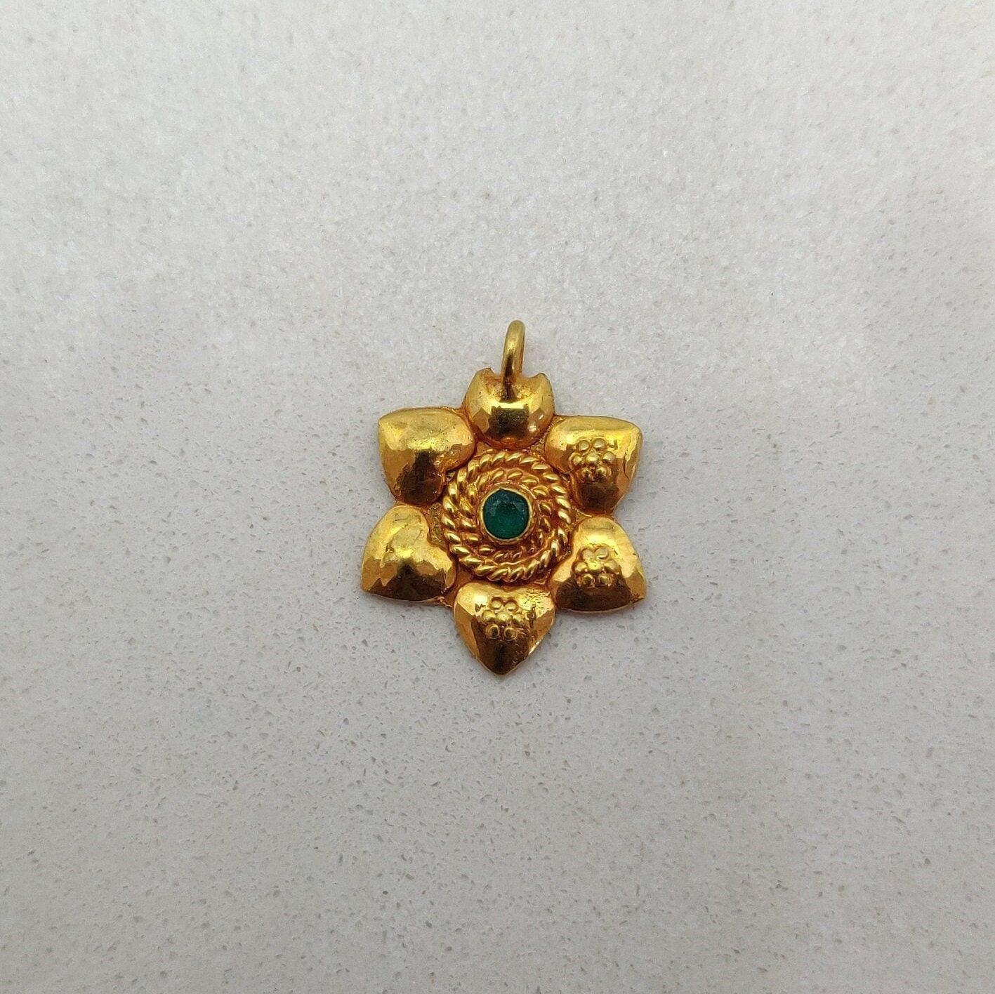18k Solid Yellow Gold Emerald Floral Pendant-15mm - Kanika Creations