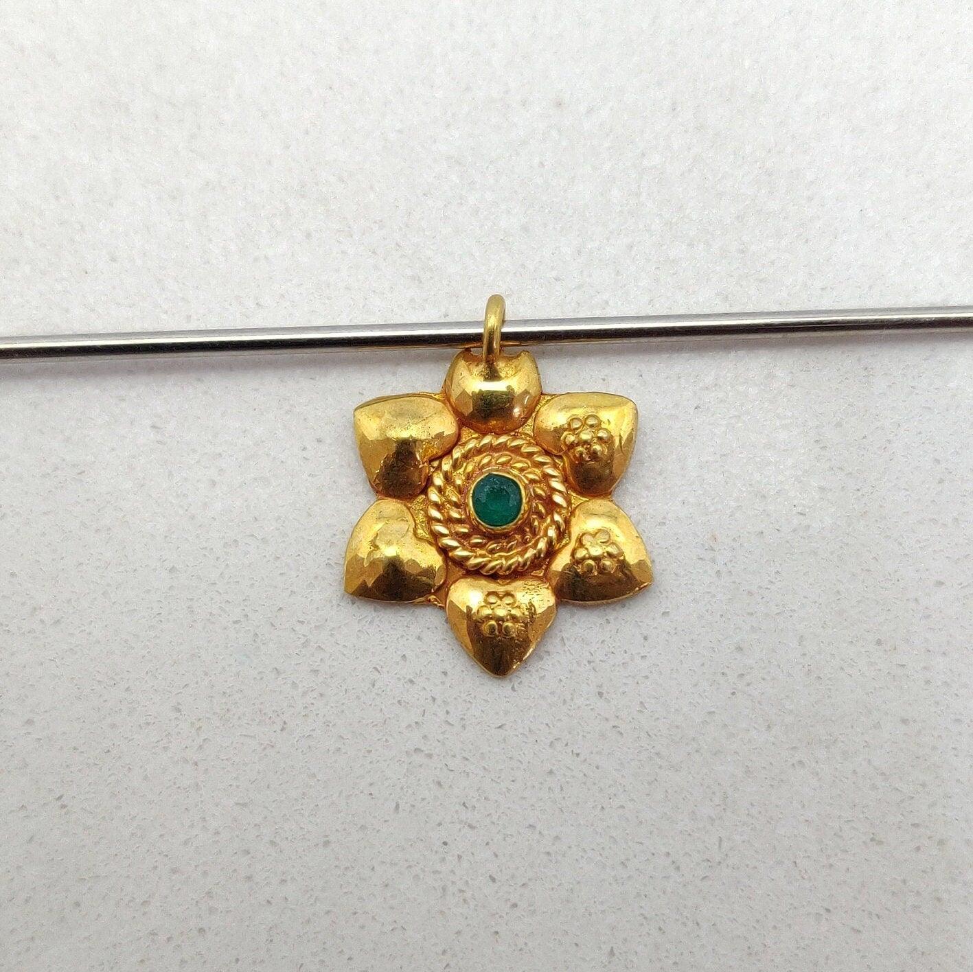 18k Solid Yellow Gold Emerald Floral Pendant-15mm - Kanika Creations