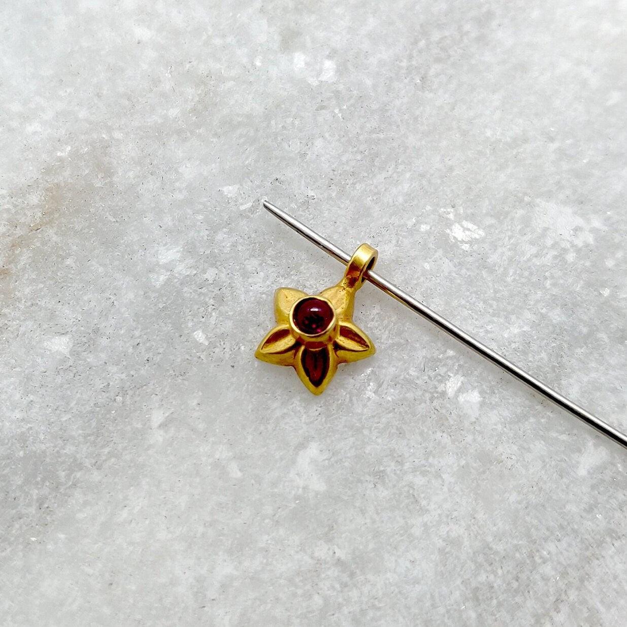 18k Yellow Gold Antique Star Stone Charm Pendant - Kanika Creations