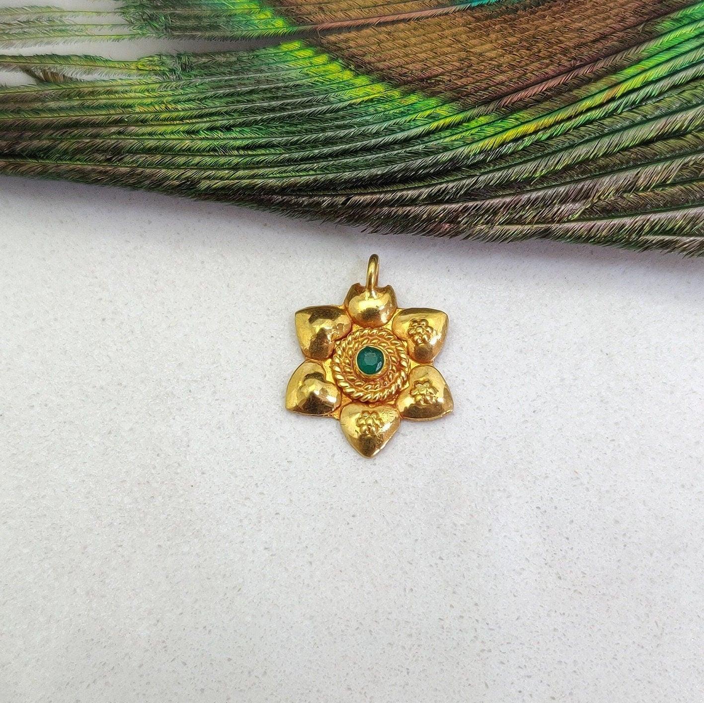 18k Solid Yellow Gold Emerald Floral Pendant-15mm - Kanika Creations