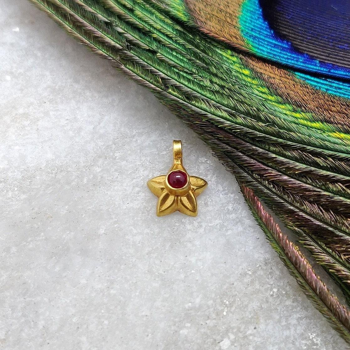 18k Yellow Gold Antique Star Stone Charm Pendant - Kanika Creations