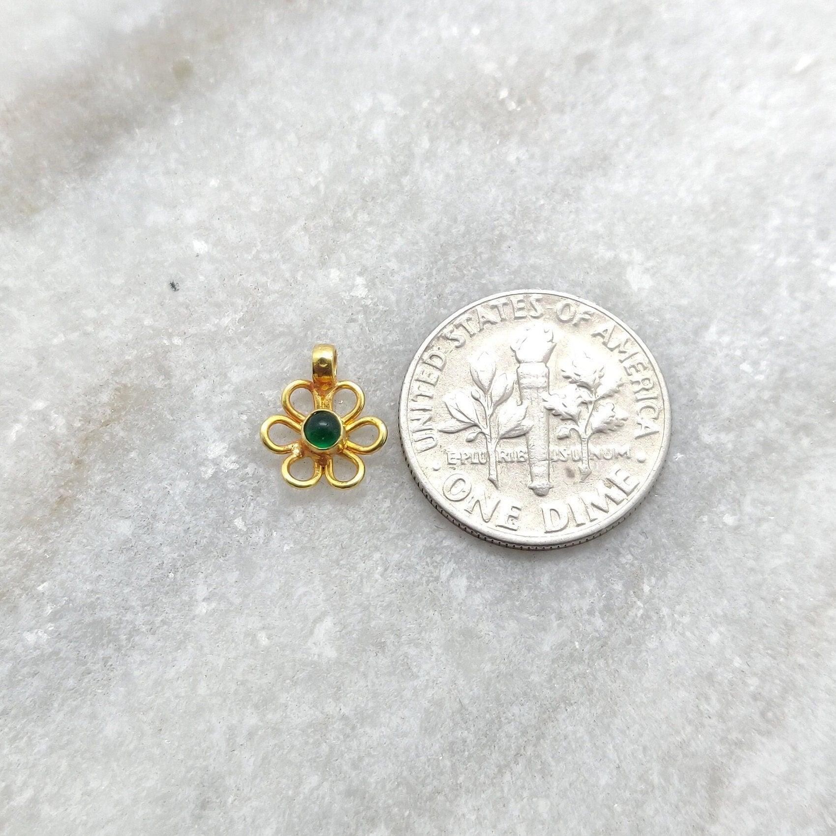 18k Yellow Gold 10mm Floral Charm Pendant - Kanika Creations
