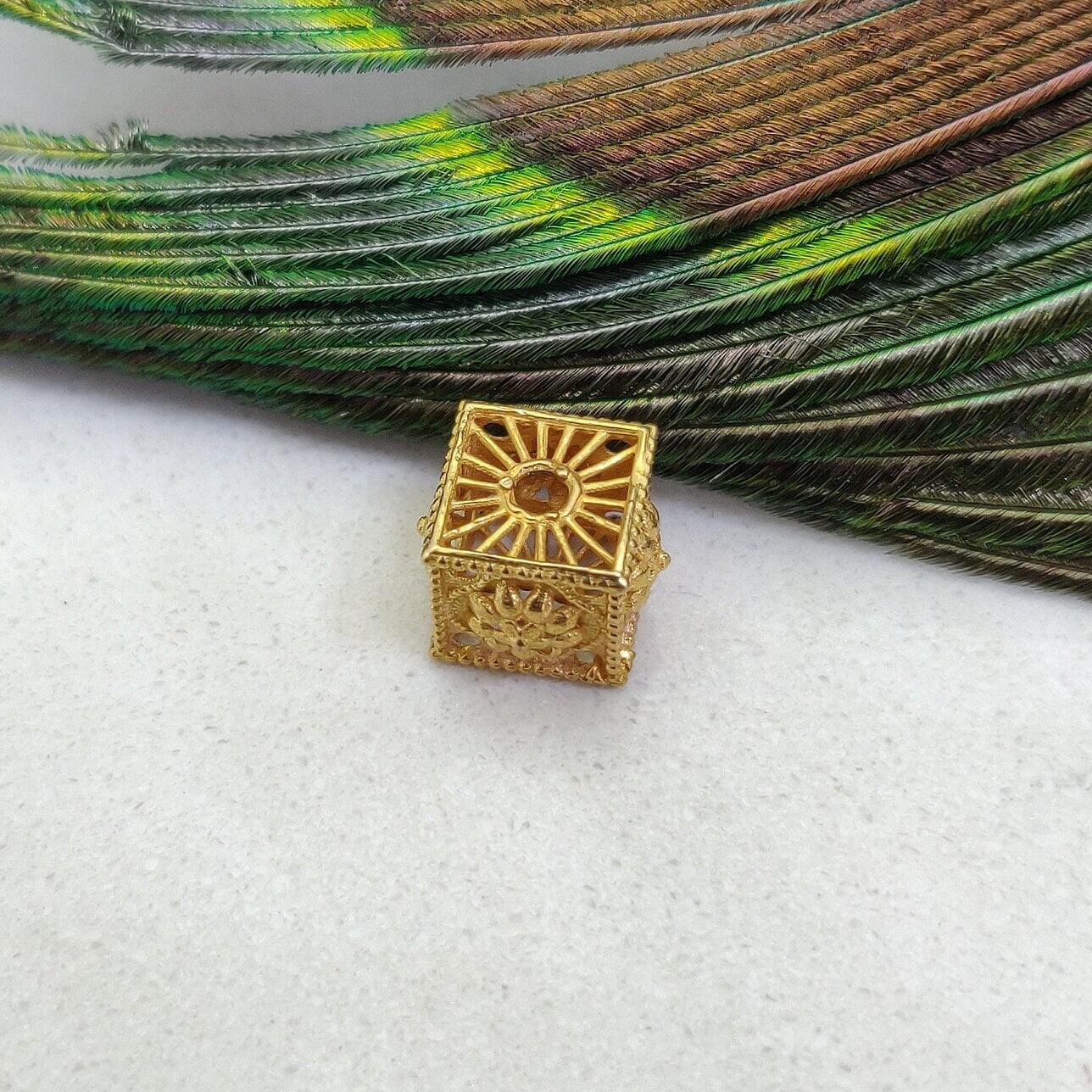 18K Yellow Gold Fancy Textured Cube Spacer Bead 9mm - Kanika Creations