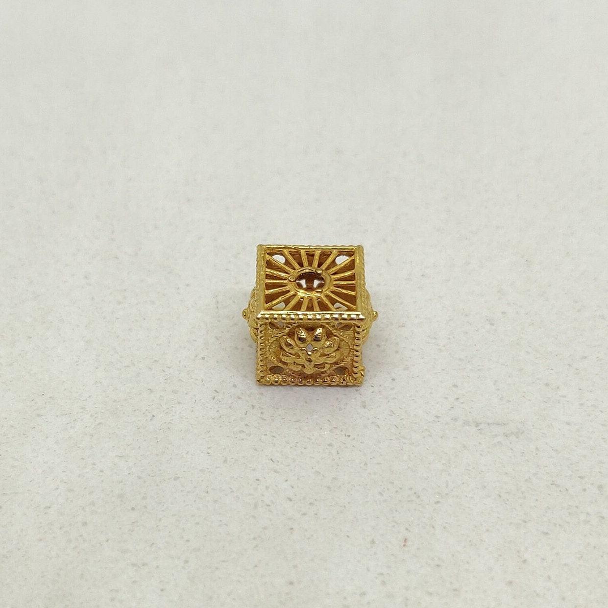 18K Yellow Gold Fancy Textured Cube Spacer Bead 9mm - Kanika Creations