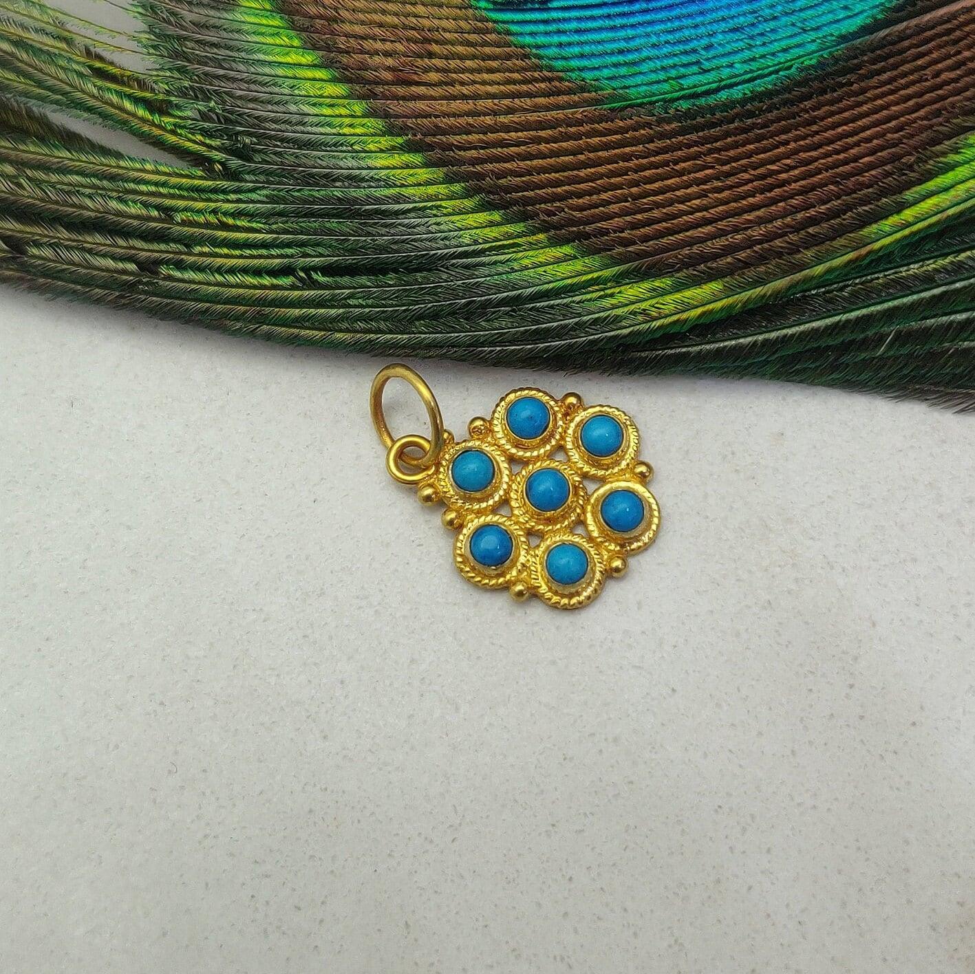 Antique Style 18k Yellow Gold Pendant With Stone - Kanika Creations