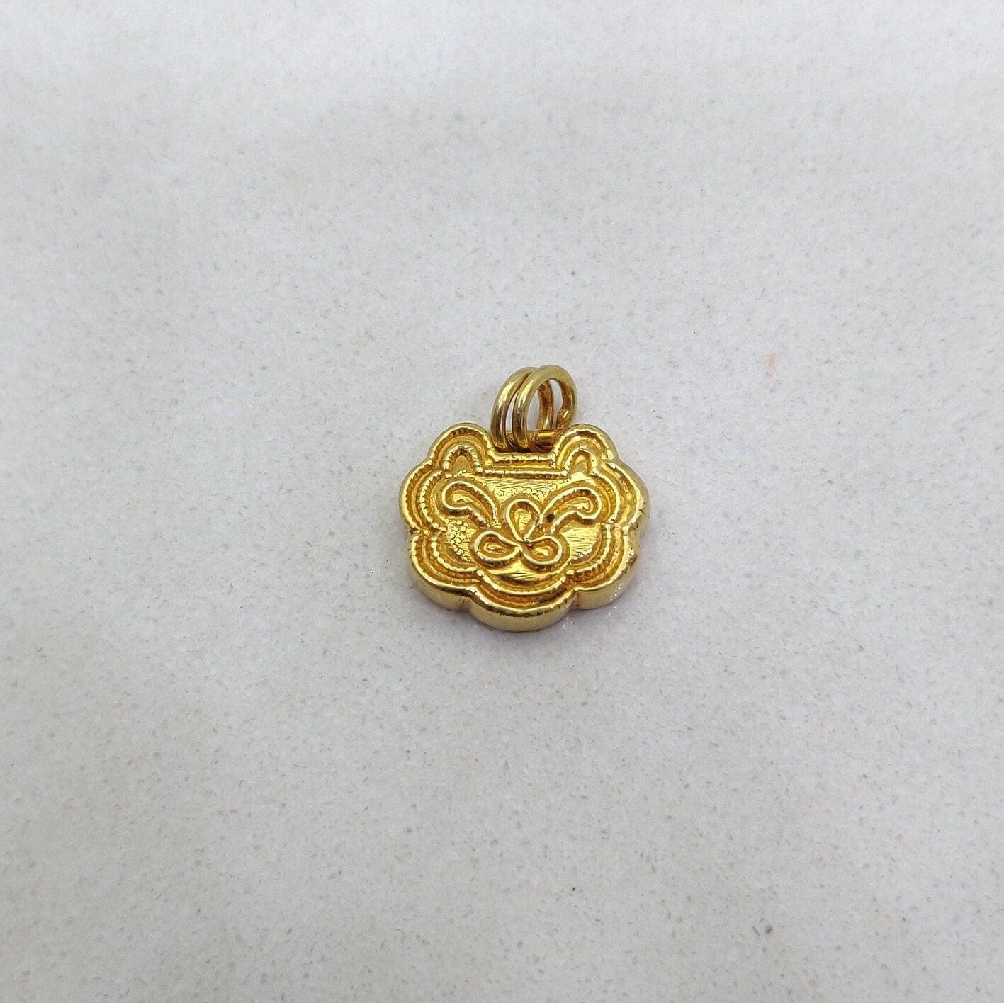 Style 18k Gold Charm Pendant 11X13MM - Kanika Creations