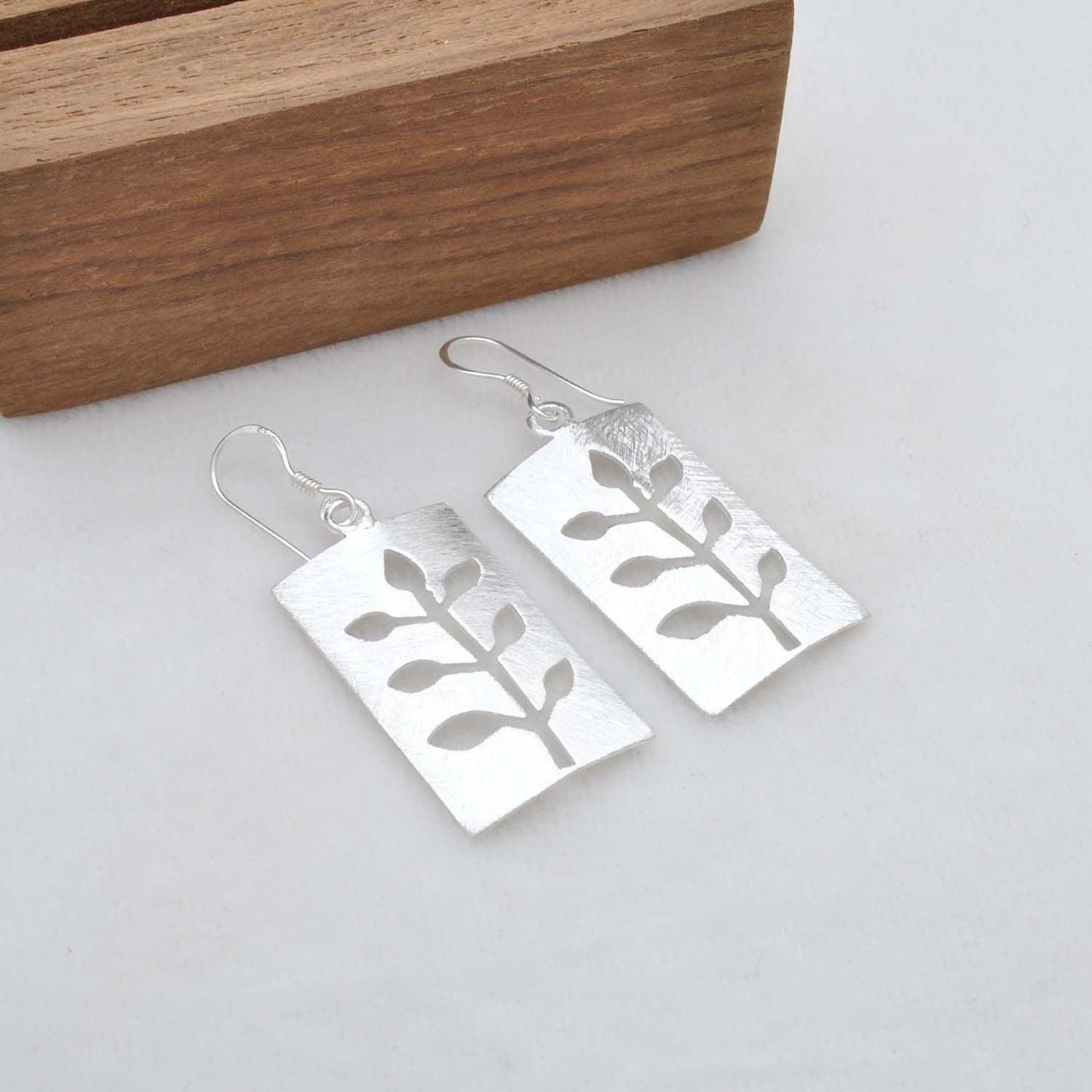 Leaf Engraved 925 Silver Blade Earrings - Kanika Creations