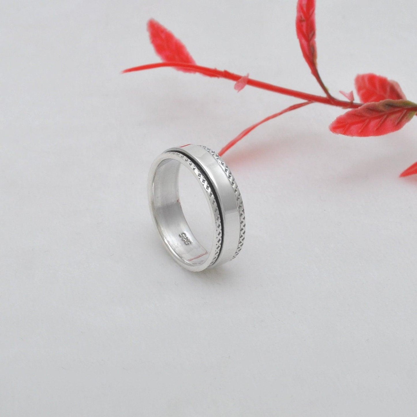 925 Sterling Silver Spin Meditation Band Ring Size 8 - Kanika Creations