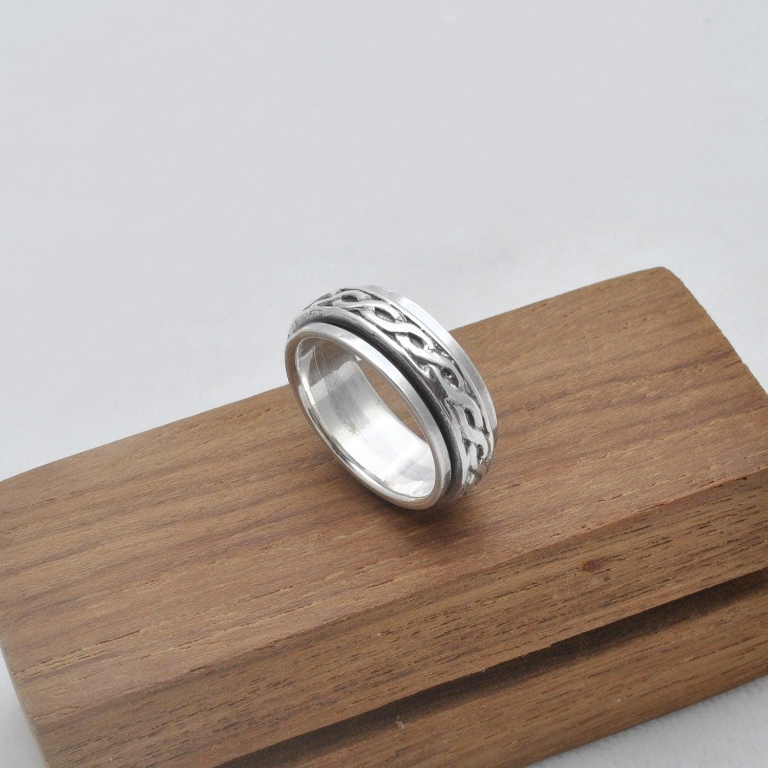 Spinner Silver Curb Band Ring Size 7 - Kanika Creations