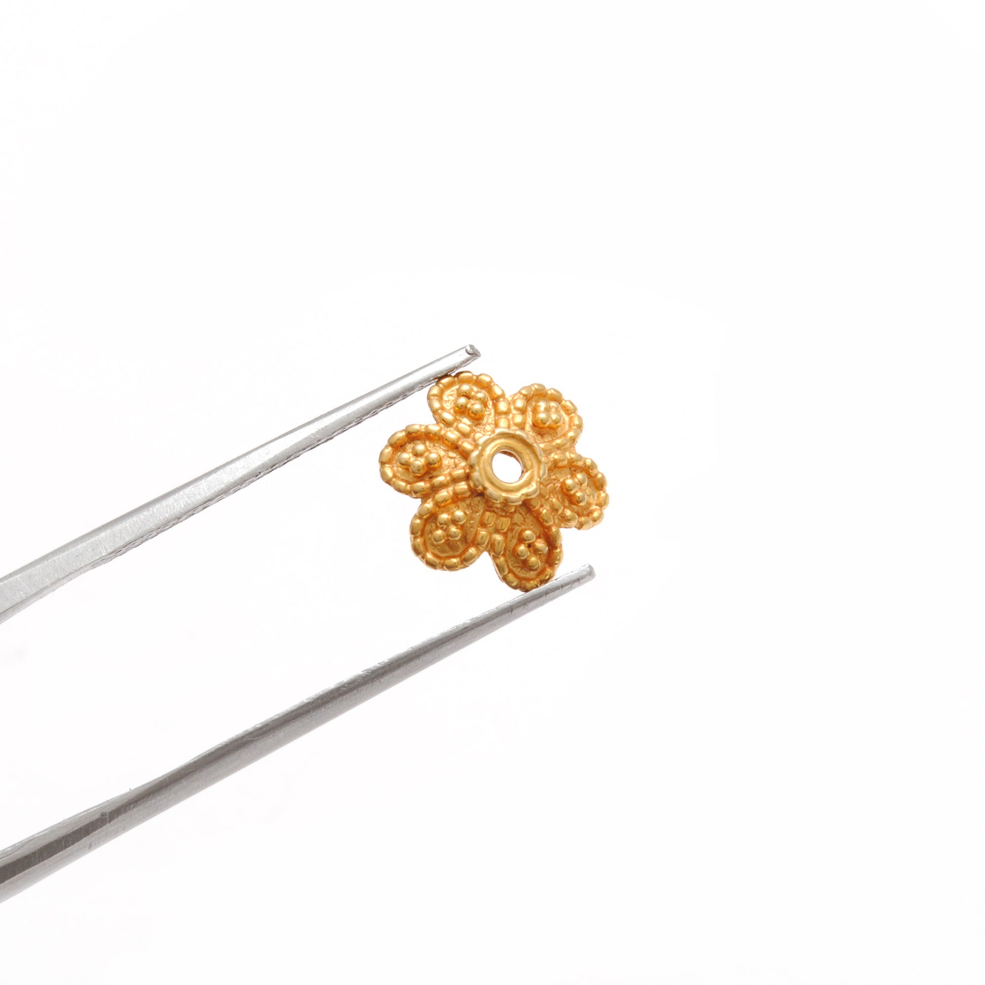 18K gold fancy floral bead cap - petal detail angle