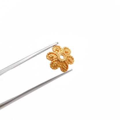 18K gold fancy floral bead cap - petal detail angle