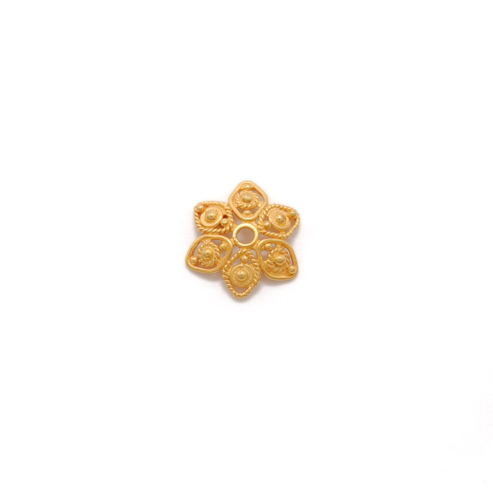 18K gold filigree flower cap - open lacework close-up