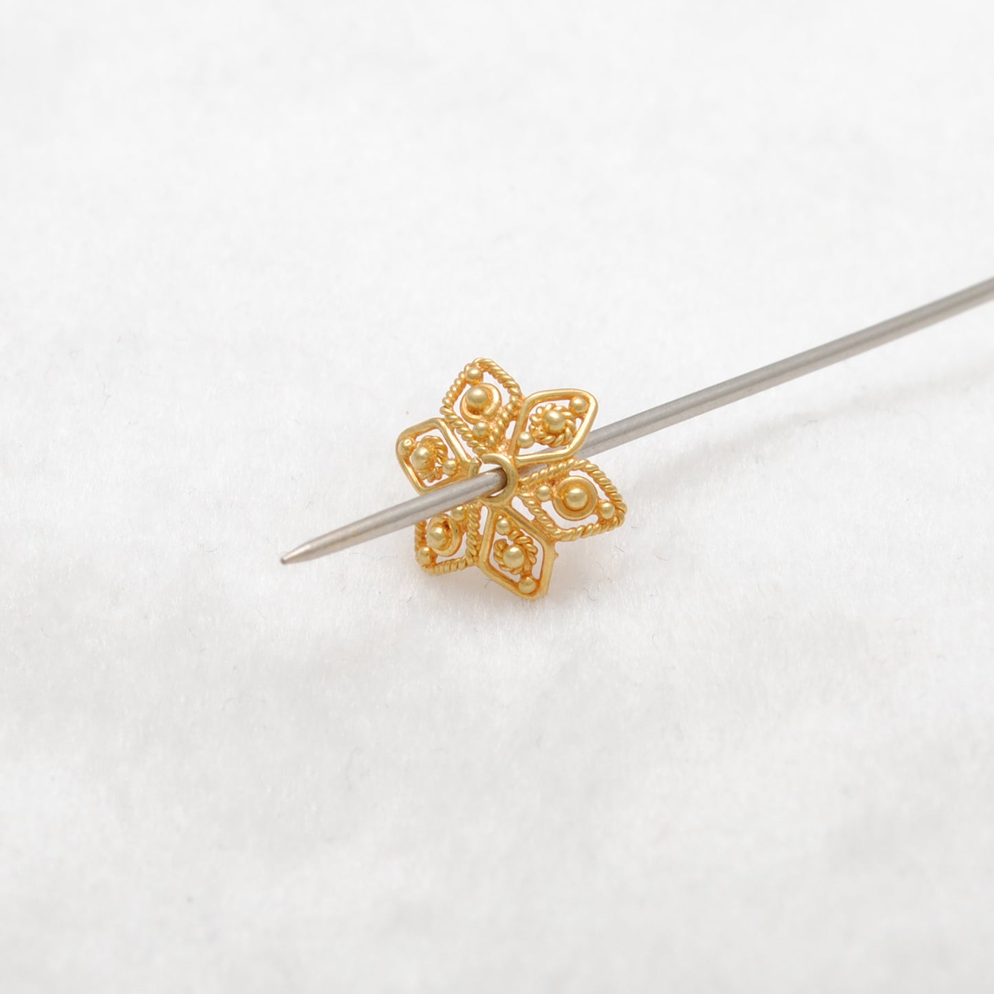 18K gold filigree star bead cap 11mm - multiple angles