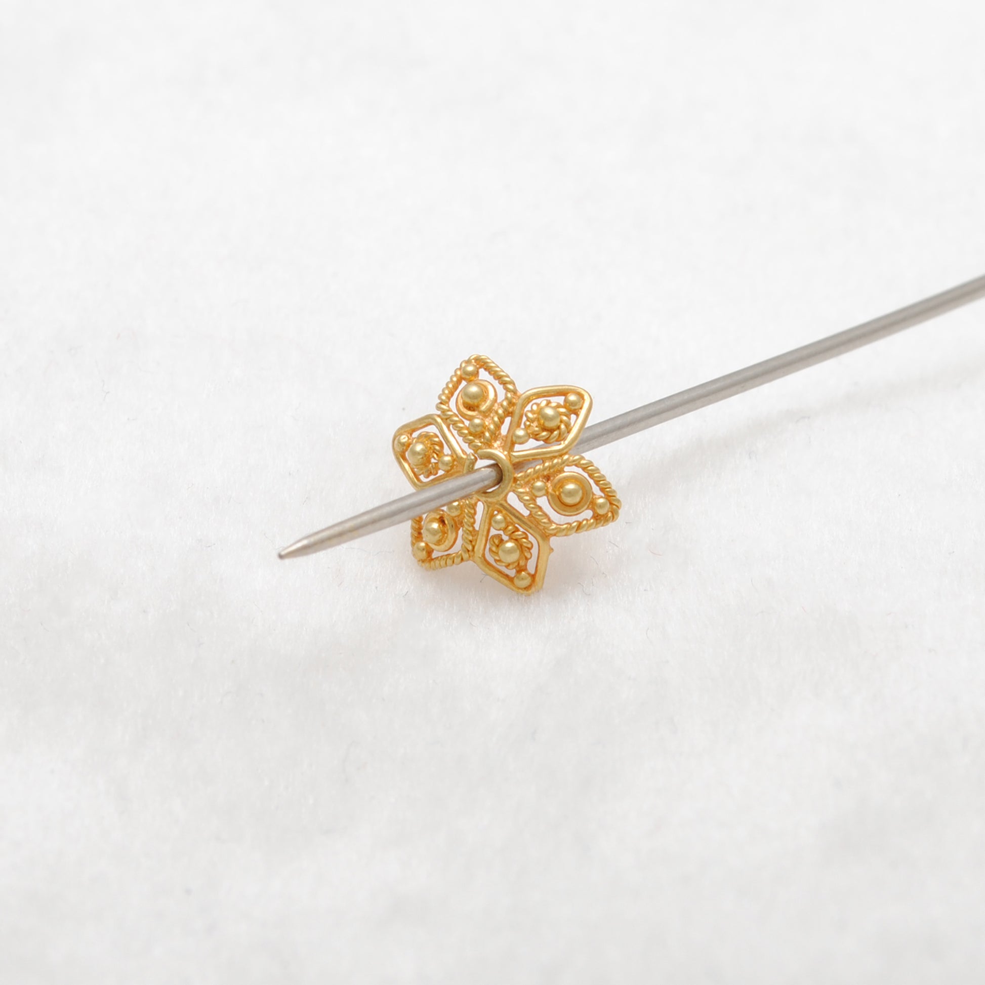 18K gold filigree star bead cap 11mm - multiple angles