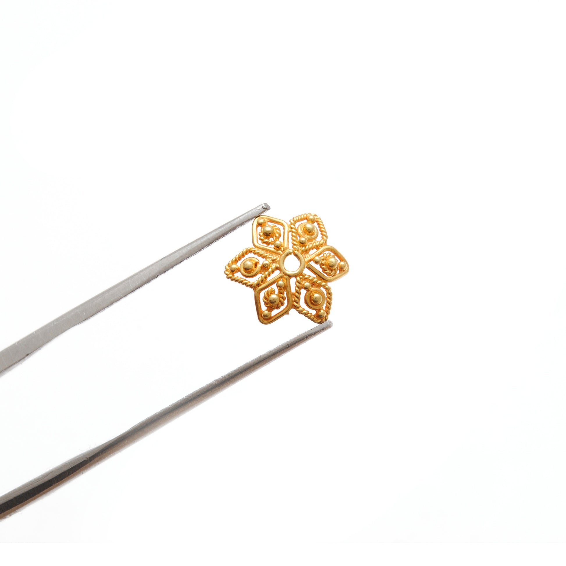 18K gold filigree star cap 11mm - scale reference wholesale