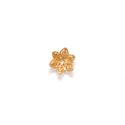 18K gold filigree star cap 11mm - close-up star lacework