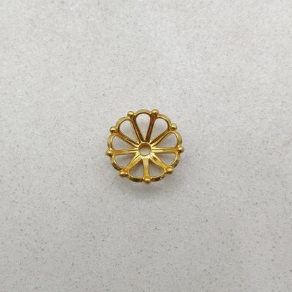 18K gold flat disc floral cap - overhead view