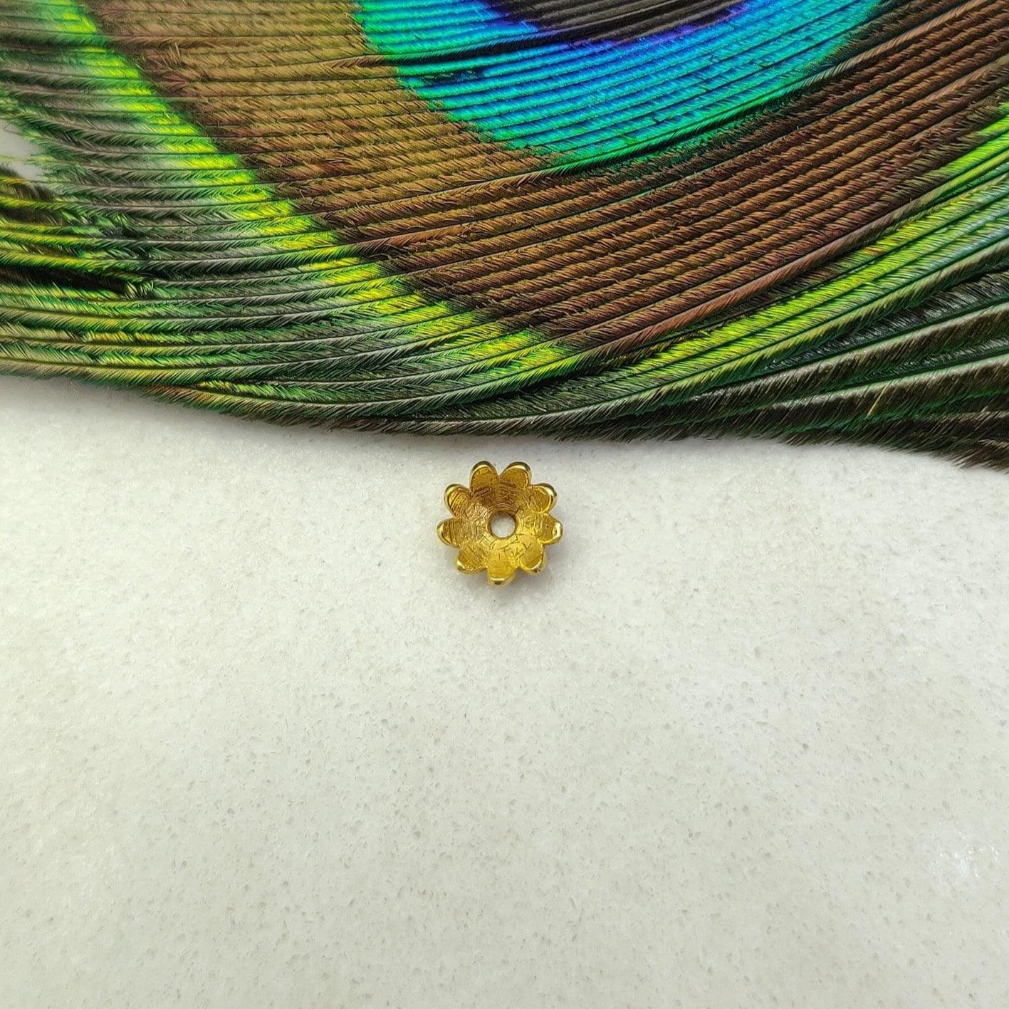 18K gold floral bead cap - close-up petal detail