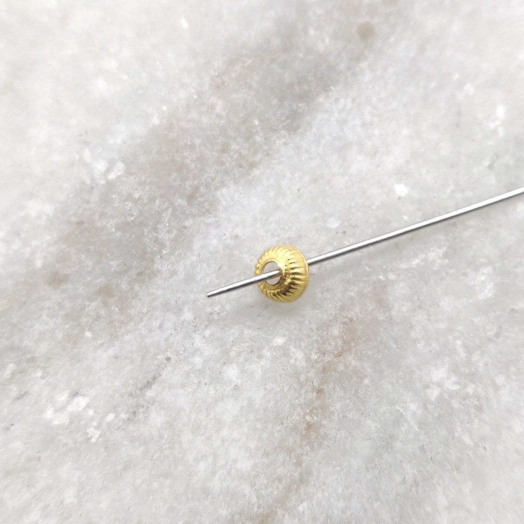 18K gold floral bead cap - petal close-up high polish