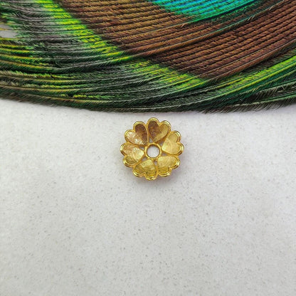 18K gold floral spacer cap - close-up petal detail