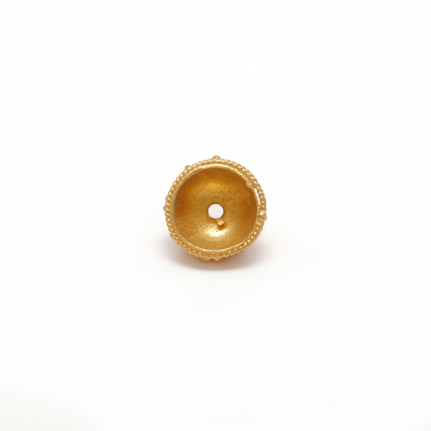 18K gold handcrafted spacer cap 8mm - close-up artisan detail