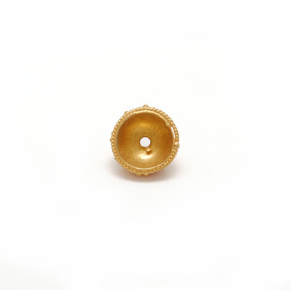 18K gold handcrafted spacer cap 8mm - close-up artisan detail