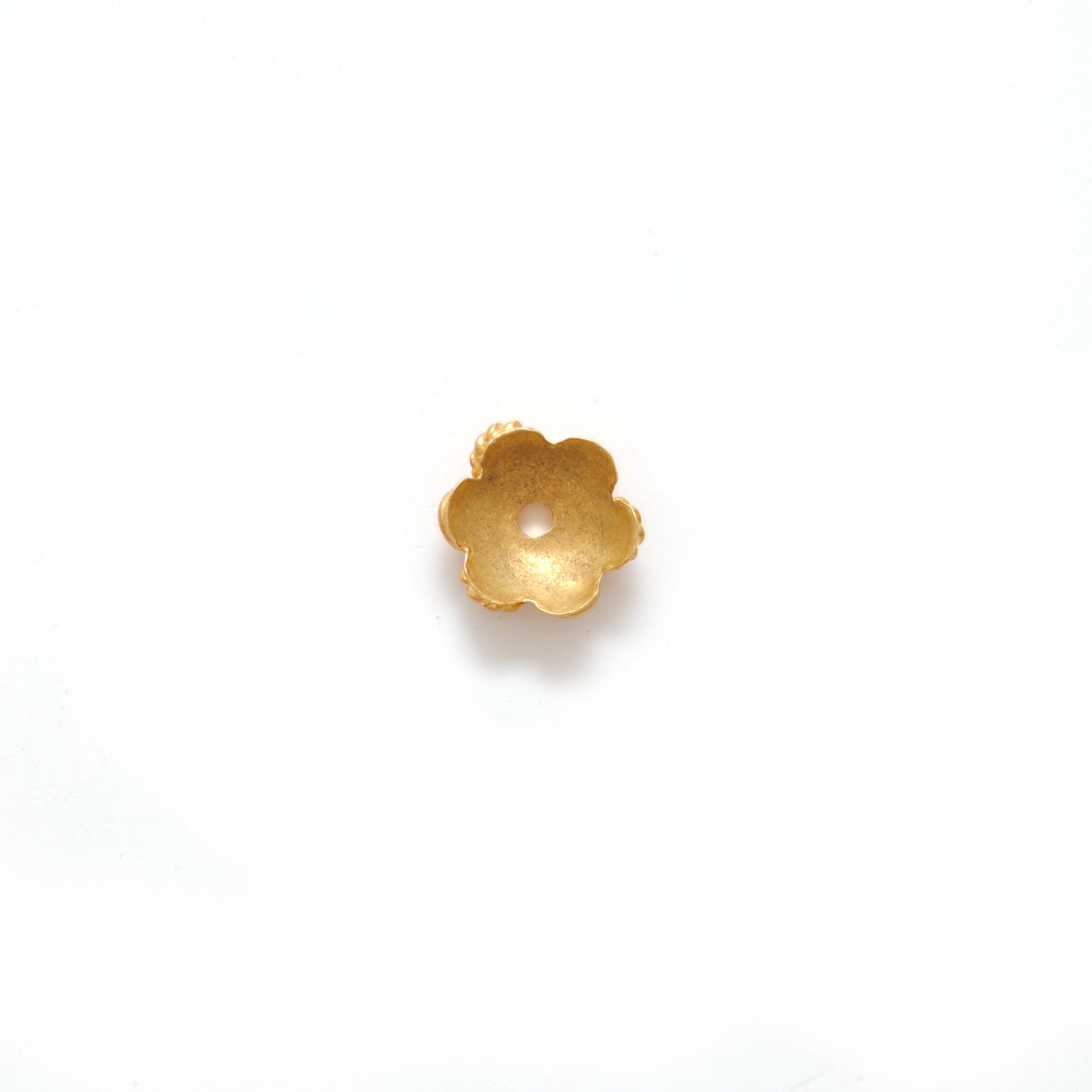 18K gold plain bead caps 6mm - close-up high polish