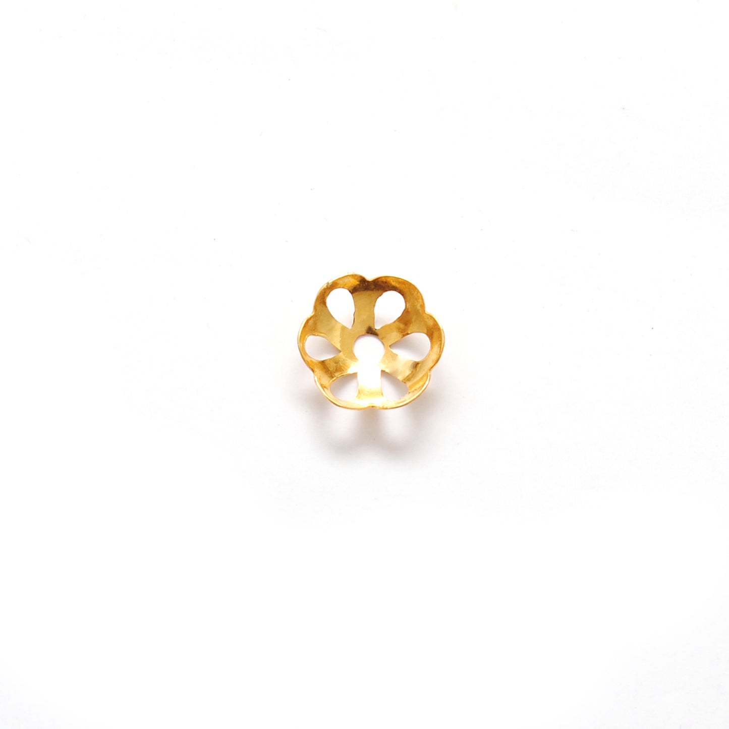 18K gold plain floral bead cap 8mm - close-up detail