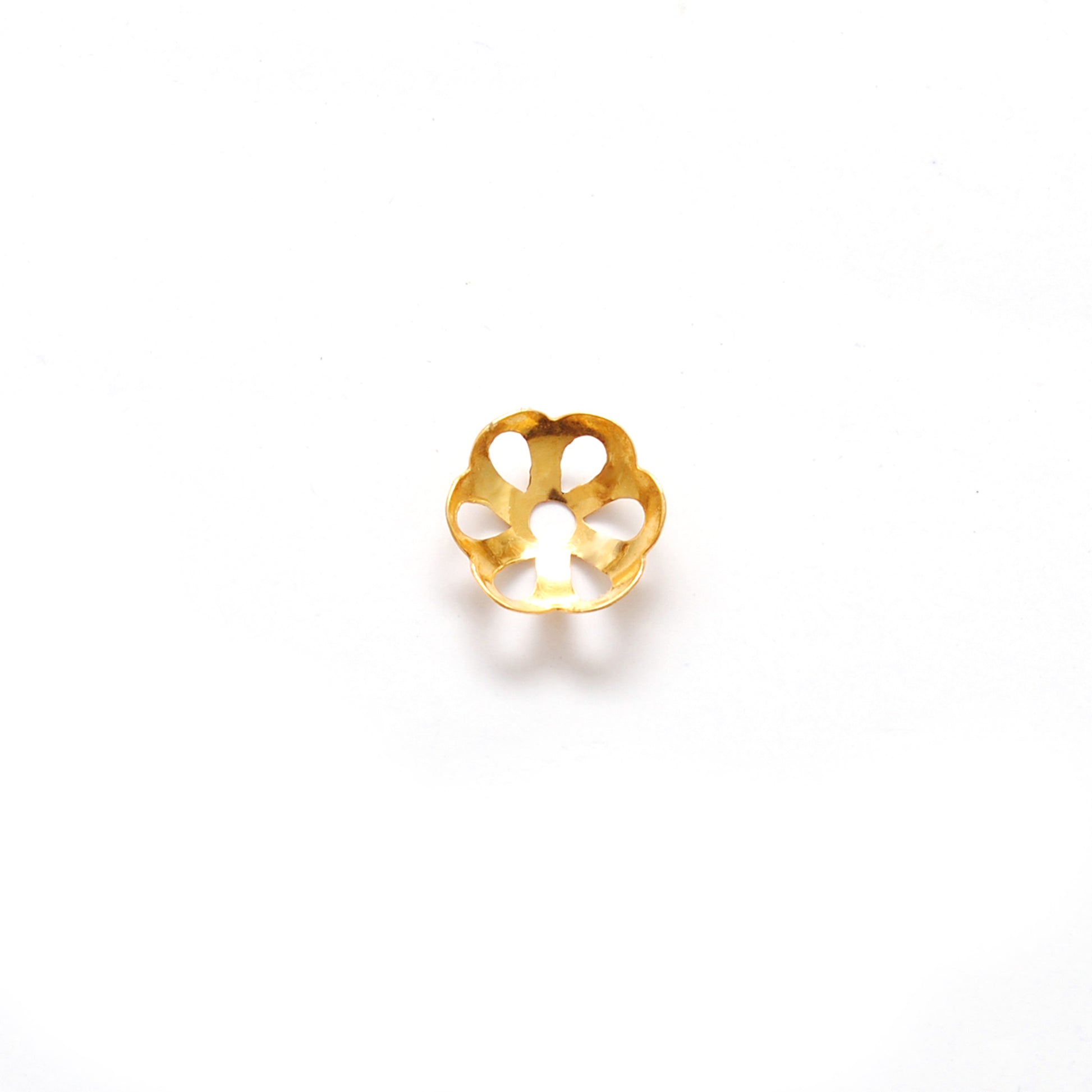 18K gold plain floral bead cap 8mm - close-up detail